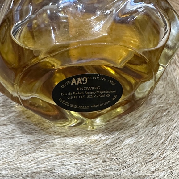 Estee Lauder Knowing with Black Cap and Gold Band - Picture 2 of 3